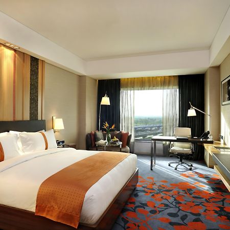 Holiday Inn New Delhi Mayur Vihar Noida By Ihg Pokój zdjęcie A room at the hotel