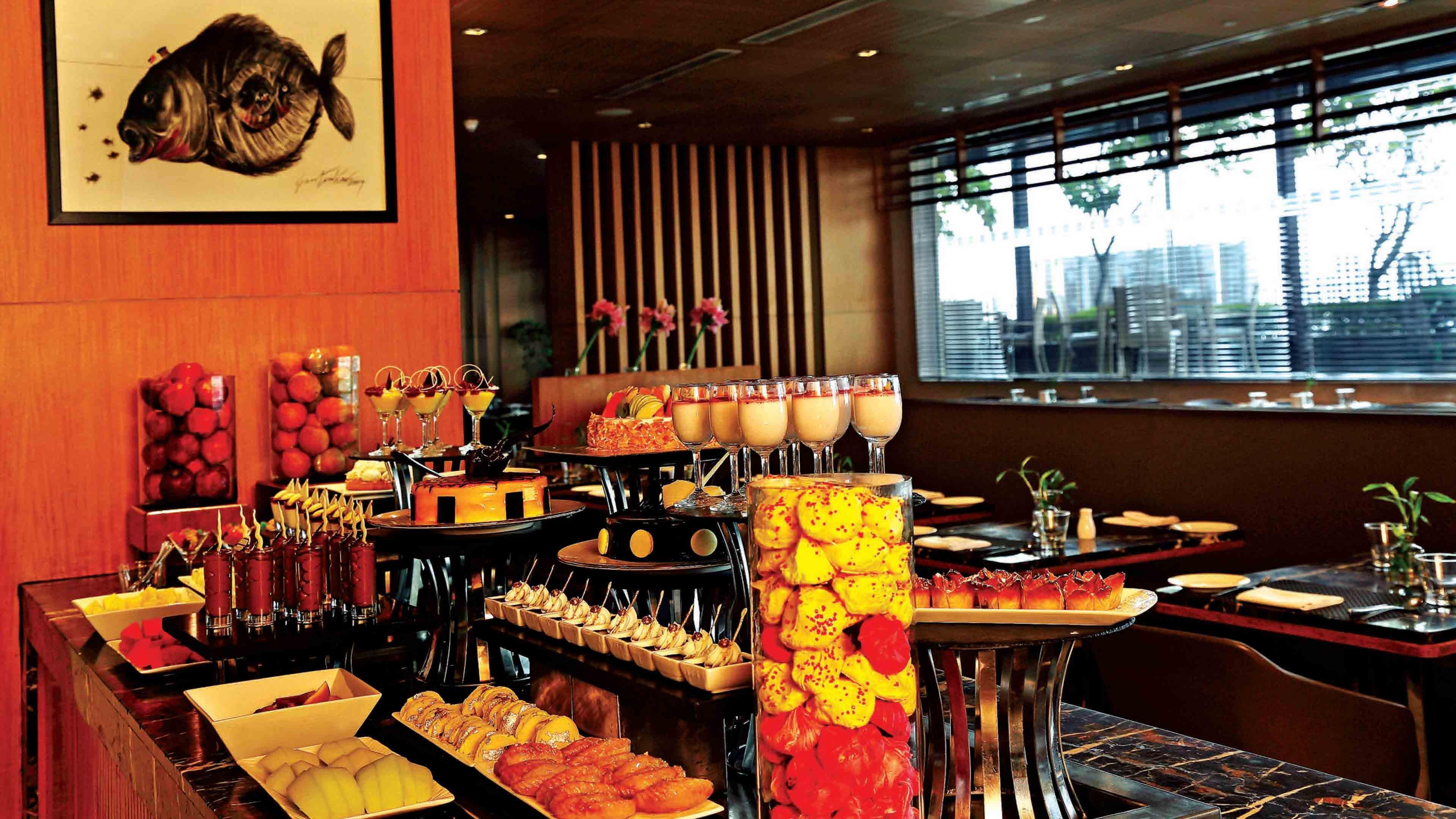 Holiday Inn New Delhi Mayur Vihar Noida By Ihg Zewnętrze zdjęcie A buffet at a hotel
