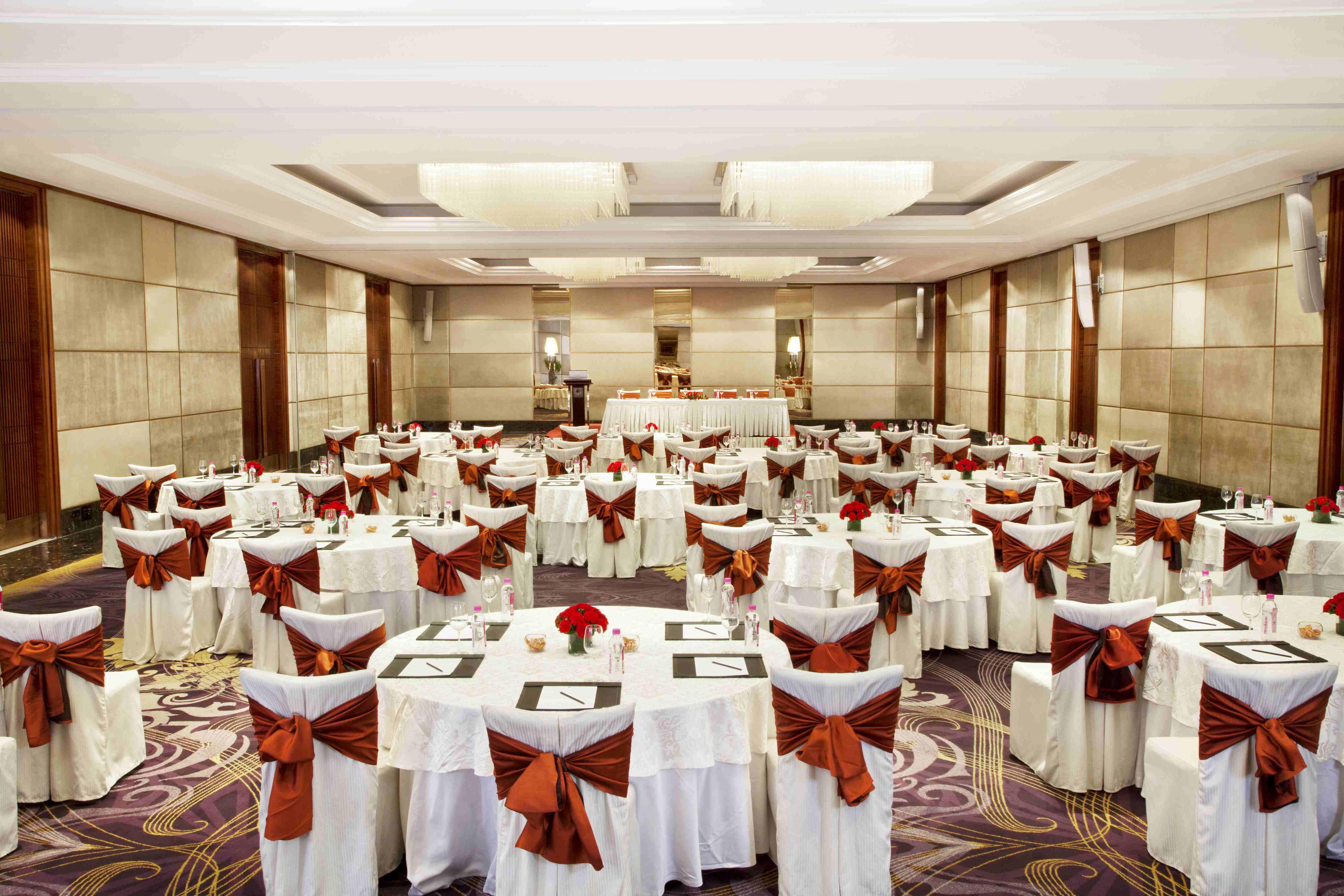 Holiday Inn New Delhi Mayur Vihar Noida By Ihg Zewnętrze zdjęcie The ballroom