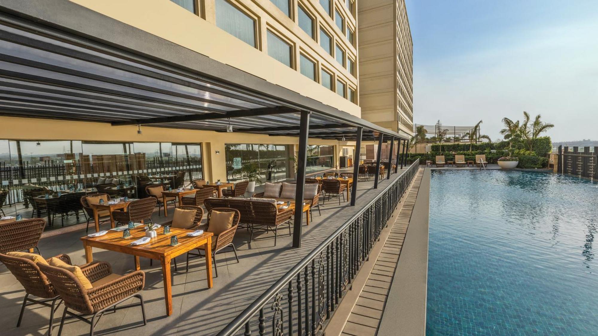 Holiday Inn New Delhi Mayur Vihar Noida By Ihg Zewnętrze zdjęcie The Poolside at The Park, Hyderabad